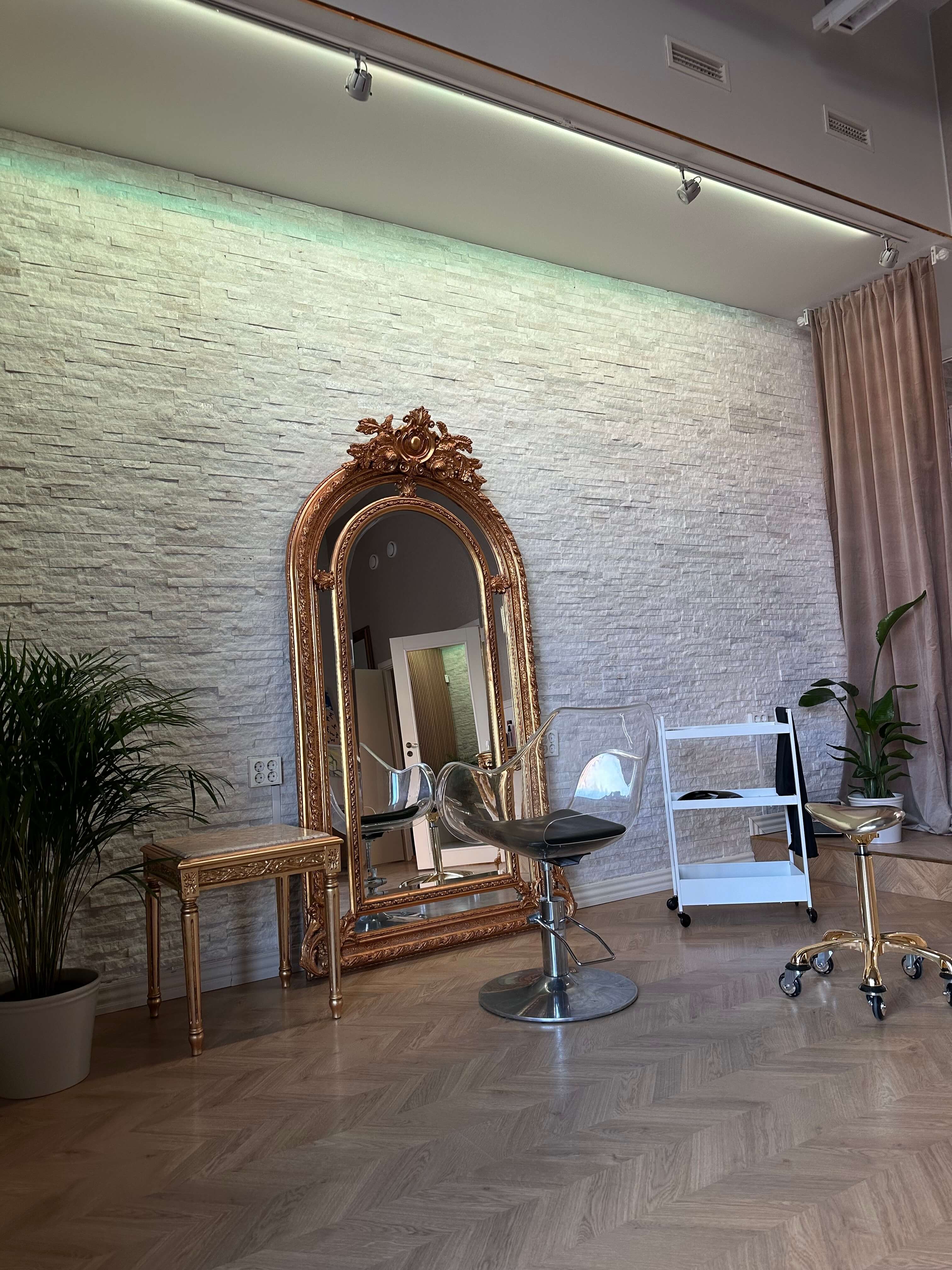 Salon Tuomas Kaura salonki sisustus